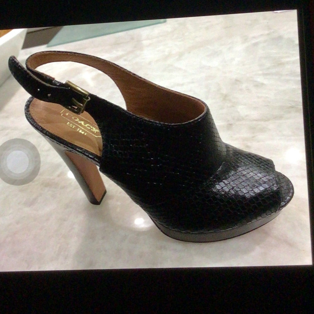 Women’s size 7.5 Coach shoes